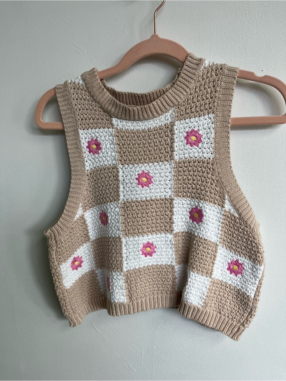 Bluenotes Beige and White Cropped Knit Tank with Pink Daisy Embroidery